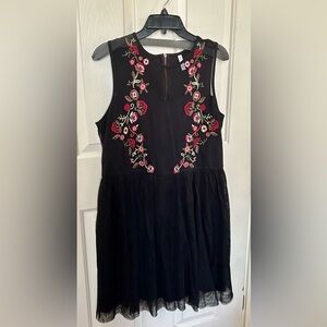 Elegant Black Floral Embroidered Dress